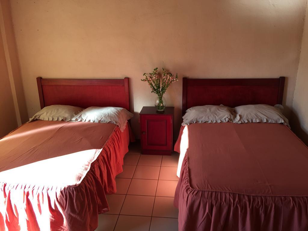 Hotel Villa Margarita Флорес Номер фото