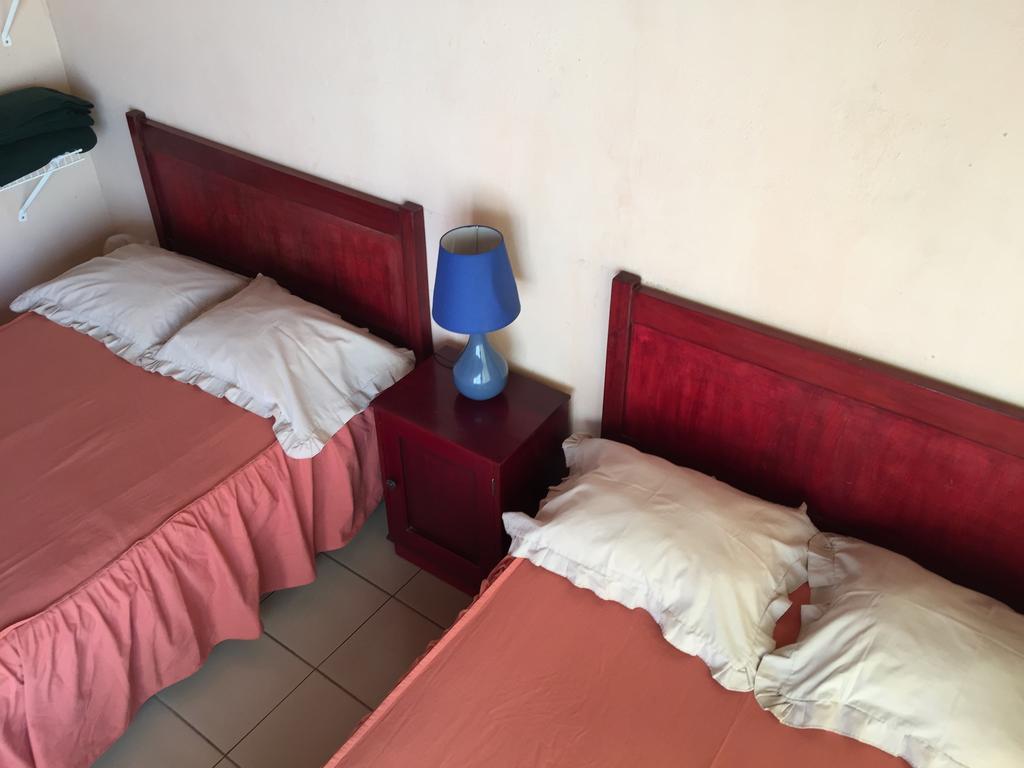 Hotel Villa Margarita Флорес Номер фото