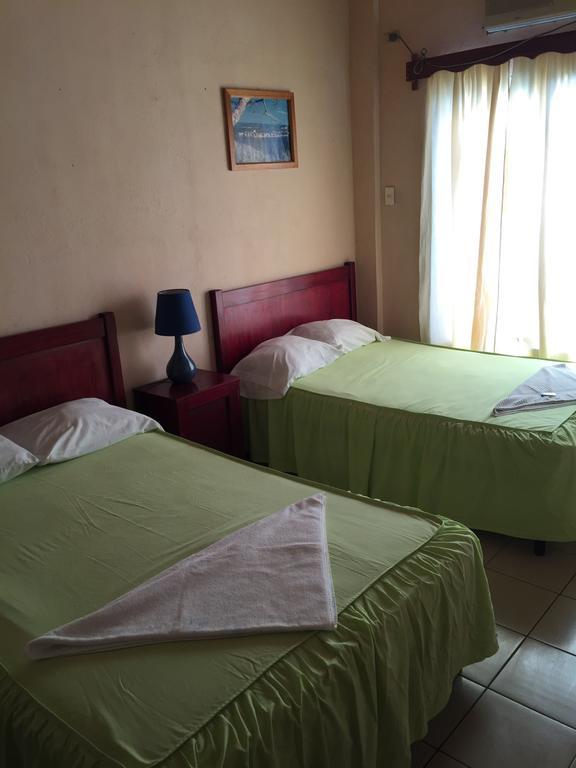 Hotel Villa Margarita Флорес Номер фото